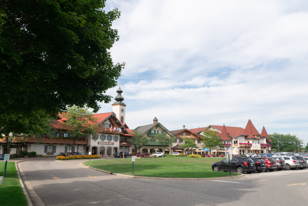 Wide angle outdoor photo of the Bavarian Inn Lodge in Frankenmuth during the summer